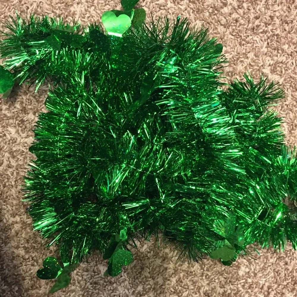 🍀 Green Garland